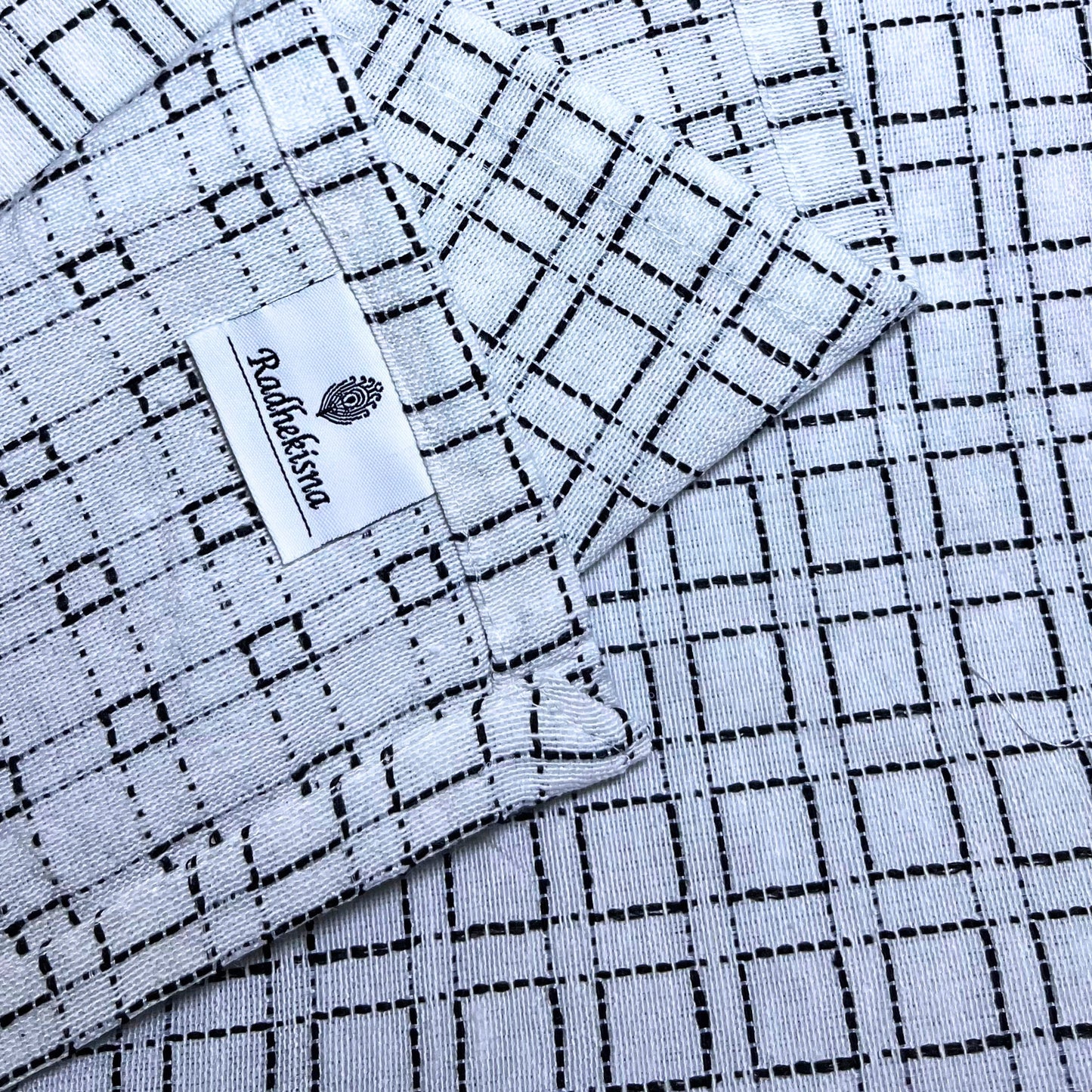 RadheKisna Textured Grid Queen Bedsheet Set — 250 TC 100% Cotton - Radhekisna